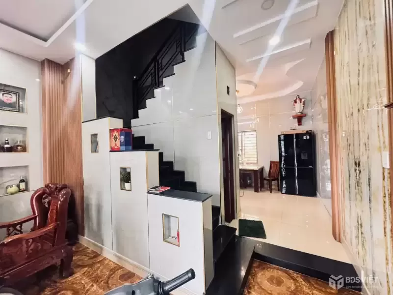 BÁN GẤP NHÀ HẺM XE HƠI ĐƯỜNG SỐ 8 – LINH XUÂN, TP THỦ ĐỨC  50M²  NGANG 6M  NHÀ 3 TẦNG  GIÁ 5 TỶ