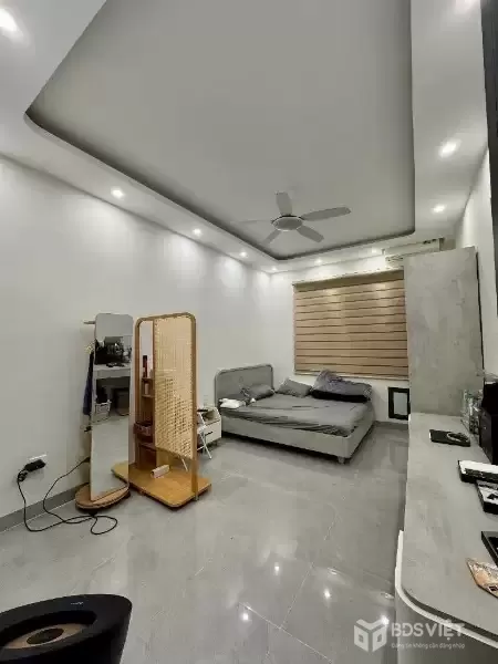 lạc long quân cầu giấy 35m x4 tầng 8,95 tỷ full nội thất,5p đi bộ ra hồ tây