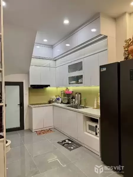 lạc long quân cầu giấy 35m x4 tầng 8,95 tỷ full nội thất,5p đi bộ ra hồ tây