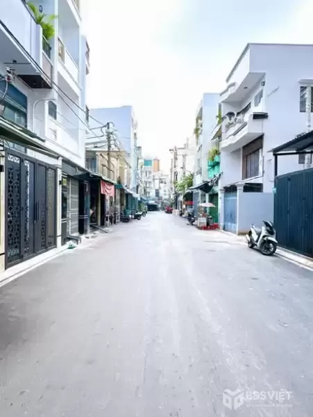 Nhà HXH Đường Cách Mạng Tháng 8 Phường 5 Quận Tân Bình Cũ( Phường Tân Sơn Nhất ).