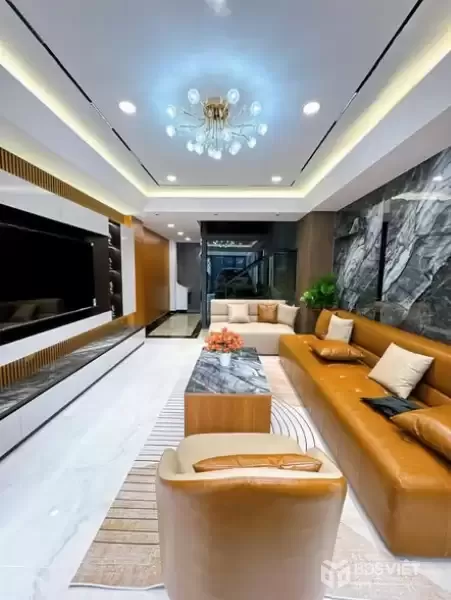 Nhà HXH Đường Cách Mạng Tháng 8 Phường 5 Quận Tân Bình Cũ( Phường Tân Sơn Nhất ).