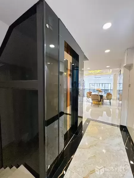 Nhà HXH Đường Cách Mạng Tháng 8 Phường 5 Quận Tân Bình Cũ( Phường Tân Sơn Nhất ).