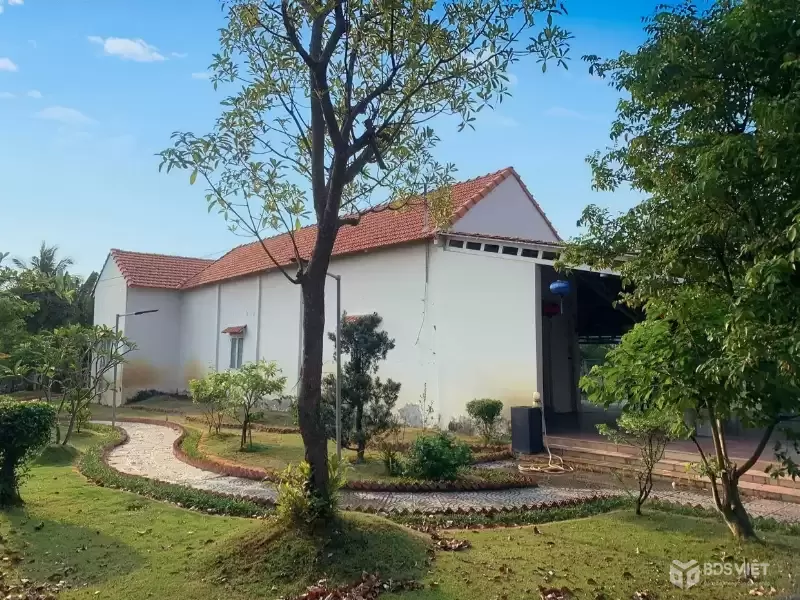 CẦN BÁN 1500M2 NHÀ VƯỜN VÀ ĐẤT THỔ CƯ HẺM XE HƠI