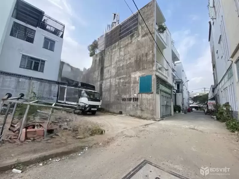 HIẾM CHỦ NGỘP BÁN ĐẤT HẺM XE TẢI PHẠM VĂN ĐỒNG - F LINH TÂY