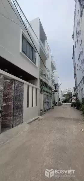 HIẾM CHỦ NGỘP BÁN ĐẤT HẺM XE TẢI PHẠM VĂN ĐỒNG - F LINH TÂY