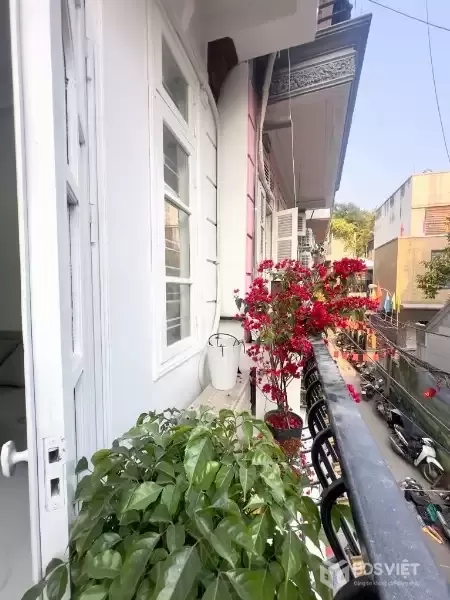 hoàng hoa thám 38m x4 tầng 13,5 tỷ lô góc,ô tô,kinh doanh,20m ra phố