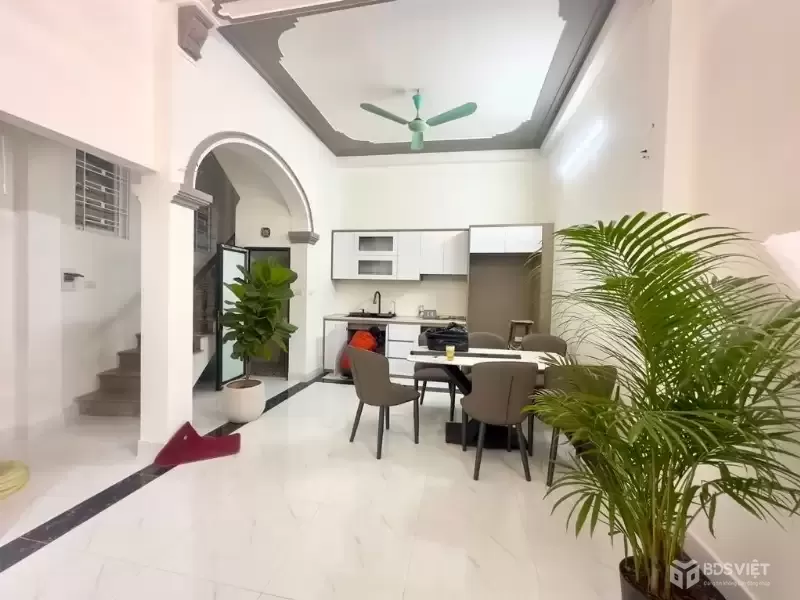 hoàng hoa thám 38m x4 tầng 13,5 tỷ lô góc,ô tô,kinh doanh,20m ra phố