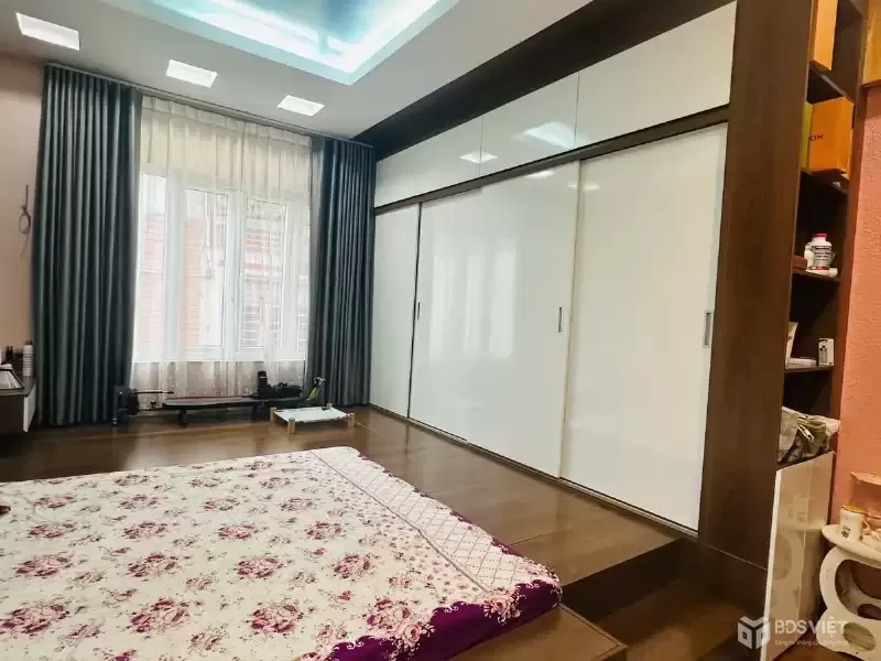 Bán Nhà Khương Trung. Thanh Xuân. Lô Góc. Ô Tô. DT 53m2. MT 4.1m. 4 Tầng. Giá 14.9 Tỷ.