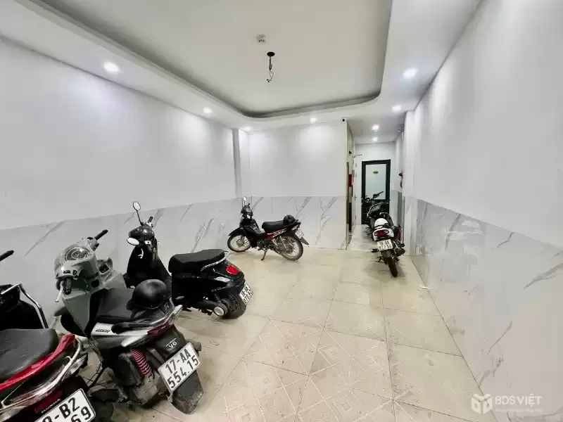 Bán Nhà Kim Giang. Hoàng Mai. 6 Tầng Thang Máy. DT 60m2. MT 3.9m. Giá 14.1 Tỷ.