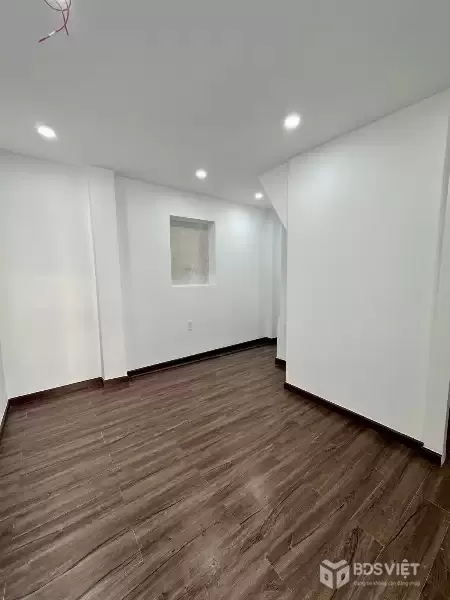 Bán nhà HXH Thành Thái Quận 10 cách 10m, 5 Tầng nhà mới, 50m ra mặt tiền, giá nhỉnh 3 tỷ