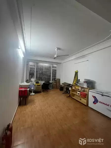 Bán Nhà Trần Thái Tông. Cầu Giấy. Ô Tô. Vỉa Hè. DT 52m2. MT 4m. 5 Tầng. Giá 32.2 Tỷ.