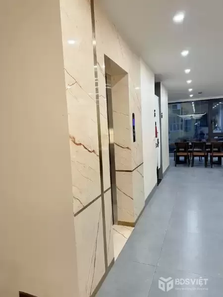 Bán Nhà Mặt Phố Chùa Láng. Đống Đa. 10 Tầng Thang Máy. Ô Tô. Vỉa Hè. DT 120m2. Giá 98.8 Tỷ.