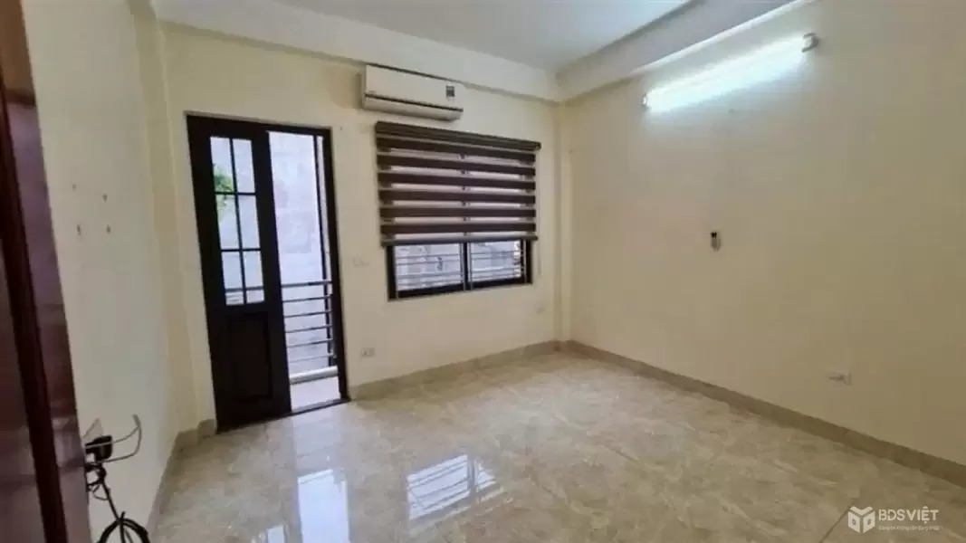 lạc long quân 35m x6 tầng 16,8 tỷ-ô tô tránh đỗ,ngõ thông,5p ra hồ tây