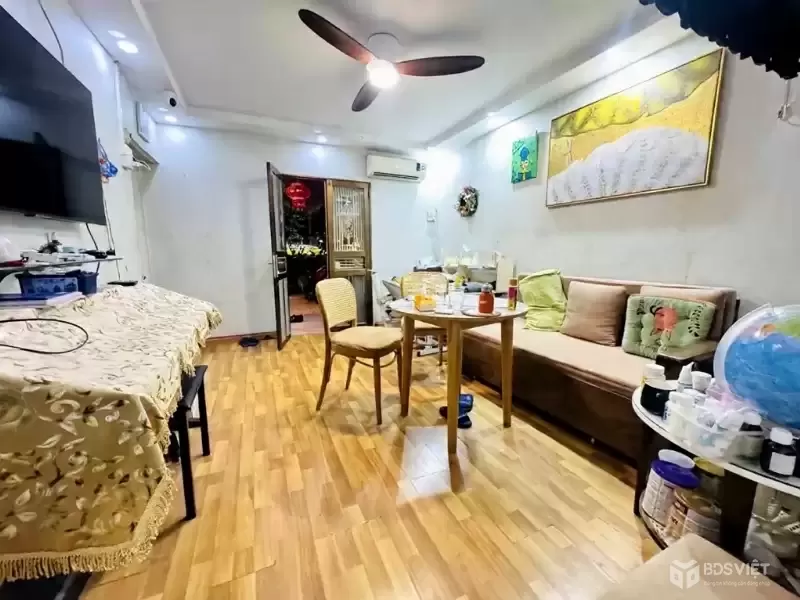 bán nhà tập thể nghĩa tân,tầng 2-DT 100m giá 5,95 tỷ