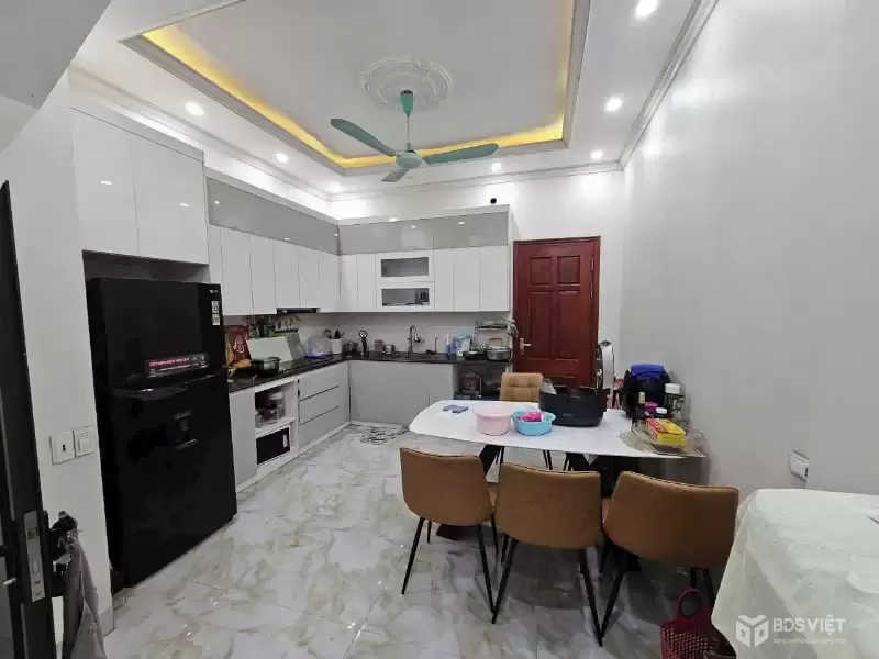 Bán nhà đẹp 3 tầng  giãn dân Khả Lễ  làn 2 Nguyễn Quyền cạnh vườn hoa