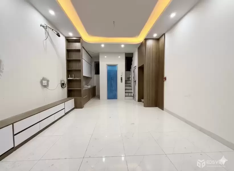 Bán nhà Giải Phóng, Hoàng Mai, Ô tô, Kinh doanh, Thang máy, 30m2, 8.9 tỷ