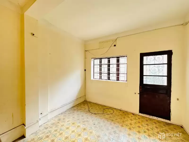 Bán Nhà Phương Mai. Đống Đa. Ô Tô. DT 30m2. MT 3.7m. 4 Tầng. Giá 10.8 Tỷ.