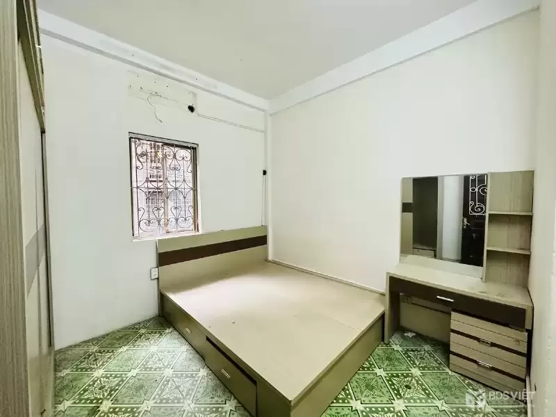 Bán Nhà Phương Mai. Đống Đa. Ô Tô. DT 30m2. MT 3.7m. 4 Tầng. Giá 10.8 Tỷ.