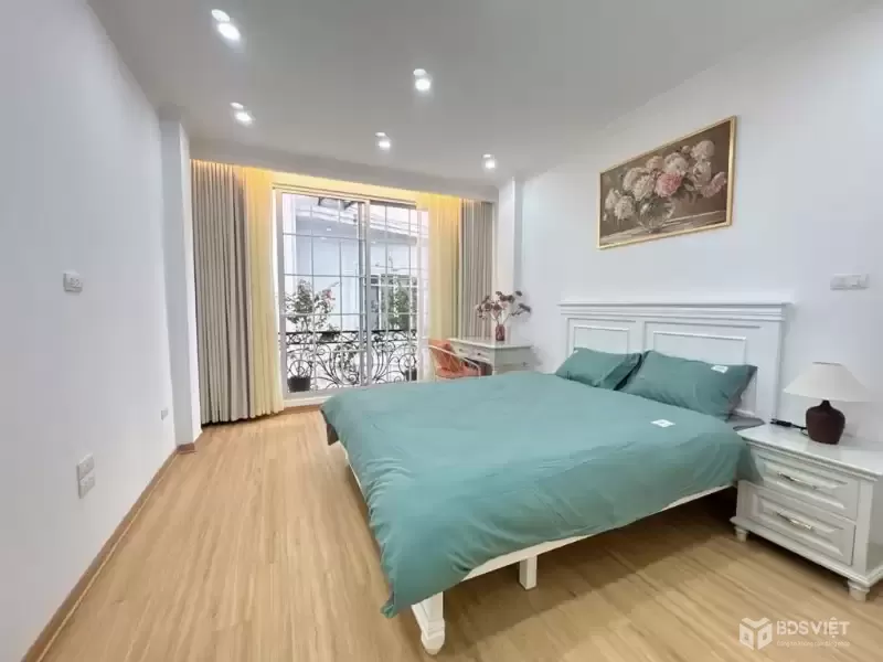 lạc long quân 38m x7 tầng thang máy 13,8 tỷ-ngõ thông,ô tô,full nội thất