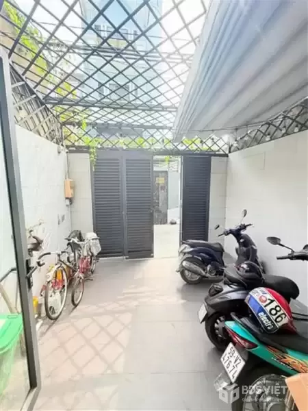 Nhà HXH Đường Cách Mạng Tháng 8 Quận 10 Phường 13 Cũ.