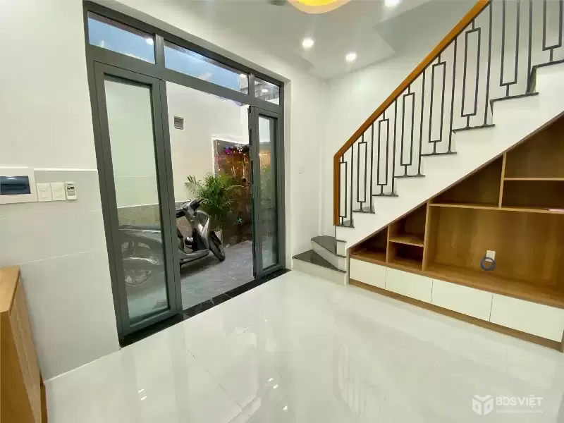 Bán nhà Phường 10 Tân Bình, sát Âu Cơ, 5x9, 3 phòng PN, có sân, giá chỉ 4 tỷ 25 TL