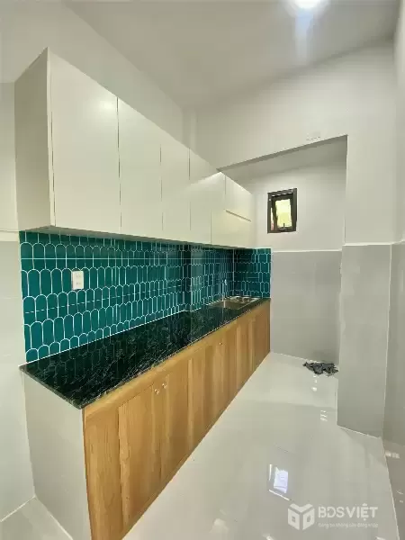 Bán nhà Phường 10 Tân Bình, sát Âu Cơ, 5x9, 3 phòng PN, có sân, giá chỉ 4 tỷ 25 TL