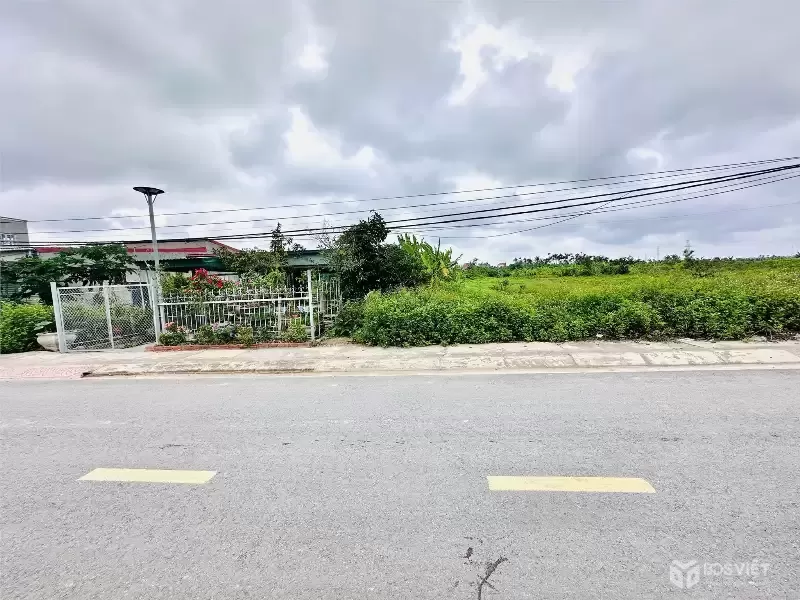 Giá 2.5x tỷ – Lô 149,8m² mặt đường nhựa TDP Quyết Tiến Hợp Đức, trục to hiếm  ZALO 0567 222 555