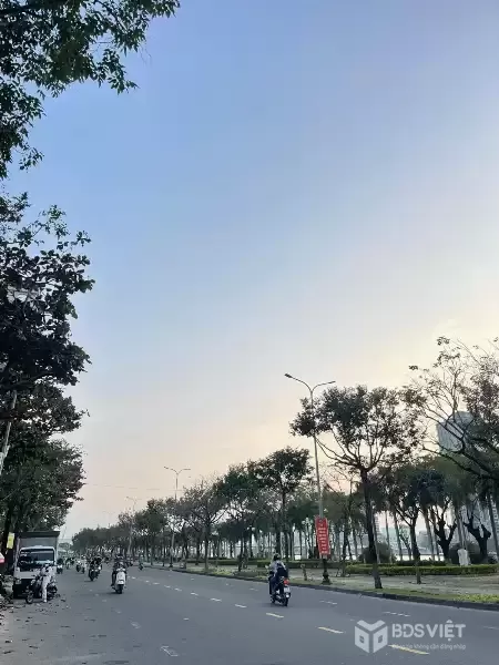 Bán mặt tiền Trần Hưng Đạo 250m2, ngang 10m, sát Cầu Sông Hàn, giá 85 tỷ