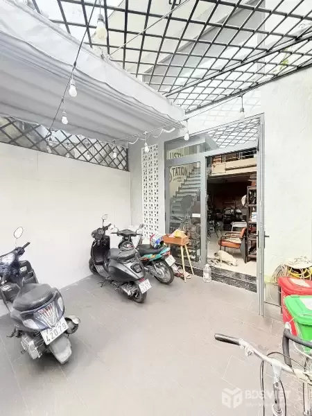 CHDV CMT8 - Quận 10 - 5 tầng - 5 Phòng - 56m2 - 11,8 ty còn TL