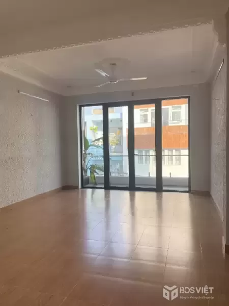 ♥ Mặt Tiền Huỳnh Thúc Kháng, 70m2, 4 tầng, KD, 6PN, 15 tỷ