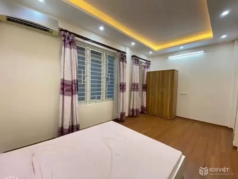 cầu giấy DT 36m x5 tầng 7,86 tỷ ngõ thông,gần ô tô,full nội thất