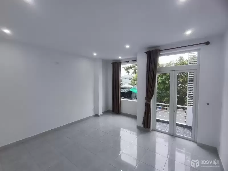 MẶT TIỀN - CAO HỒNG LÃNH (Đ10m5)– NHÀ MỚI 3 MÊ LỆCH – HÒA QUÝ