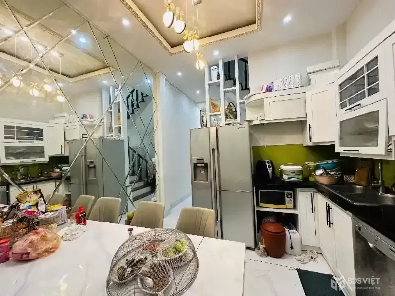 vĩnh phúc 48m x6 tầng 14,5 tỷ full nội thất,ngõ thông,ba gác tránh,gần ô tô