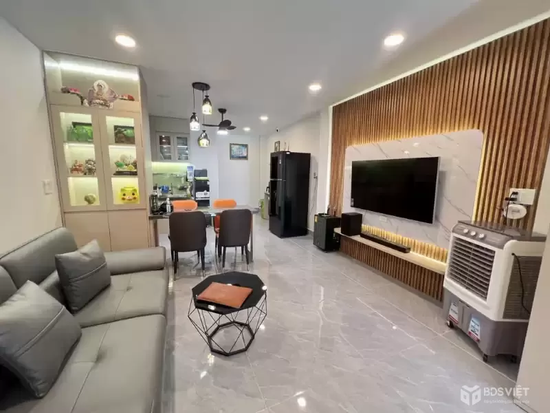 NHÀ MỚI ĐÓN TẾT - 2 LẦU - Ô TÔ ĐẬU CỬA NGÀY ĐÊM - LÊ VĂN VIỆT
- F TĂNG NHƠN PHÚ B - NGAY VINCOM