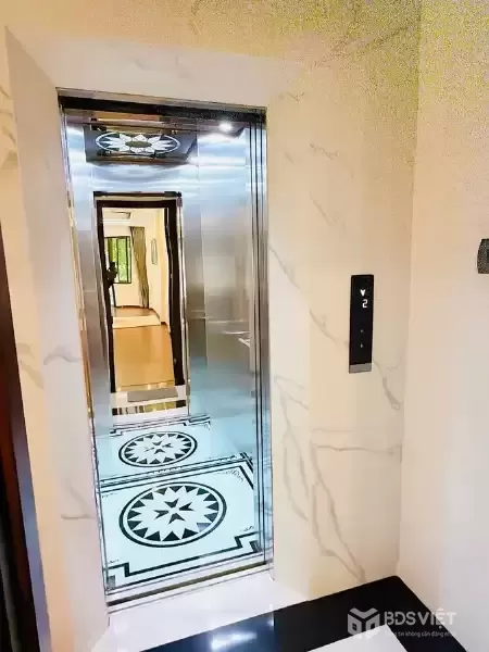 Bán Nhà Nguyễn Văn Trỗi. Thanh Xuân. 6 Tầng Thang Máy. Ô Tô. MT 4m. DT 50m2. Giá 19.7 Tỷ