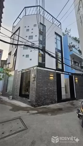 Nhà phố góc 2 mặt tiền lô nhất Dương Cát Lợi – xây mới 100%Cách Quận 7 chỉ 1 cây cầu, vị trí đẹp – thoáng mát-8,5×9,5m  Trệt 2 lầu + sân thượng + tum