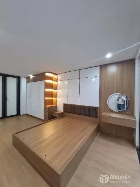 bán nhà thụy khuê 41m x5 tầng 14,8 tỷ-cách phố 10m,5p đi bộ ra hồ