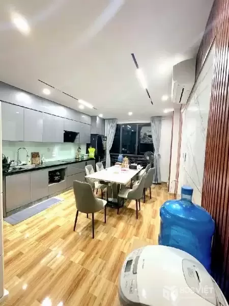 bán nhà đào tấn 50m x6 tầng thang máy 17,2 tỷ full nội thất,mặt ngõ thông