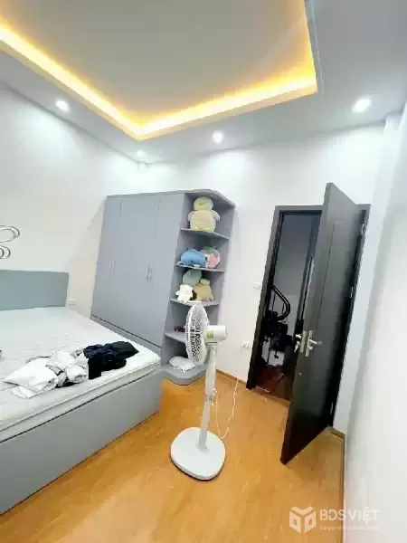 bán nhà đào tấn 50m x6 tầng thang máy 17,2 tỷ full nội thất,mặt ngõ thông