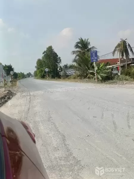 Bán đất mặt tiền ĐT 818 , xã Tân Thành, Thủ Thừa tdt 1000m2 ( 200m2 thổ ) giá 2,7 tỷ