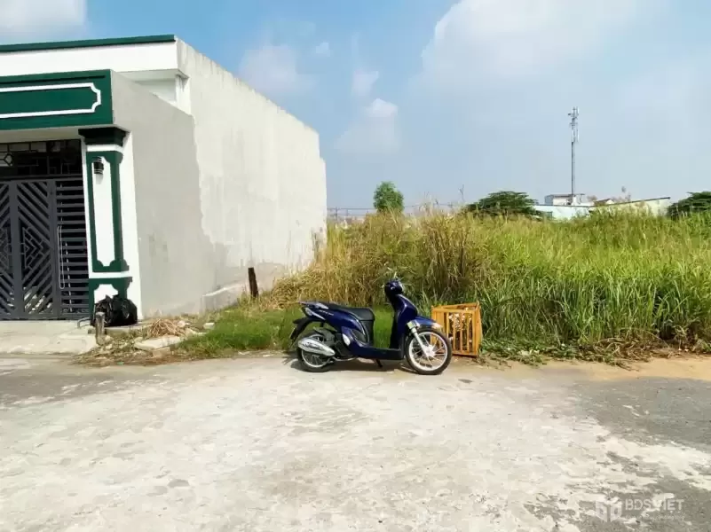 Bán 2 lô thổ cư liền kề sau chợ Nhựt Chánh , Bến Lức , Long An dt 100m2 giá 1,35 / 1 lô