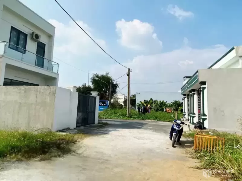 Bán 2 lô thổ cư liền kề sau chợ Nhựt Chánh , Bến Lức , Long An dt 100m2 giá 1,35 / 1 lô