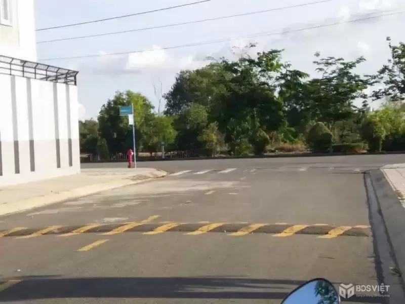 Bán nền thổ cư trong KDC Cát Tường Phú Sinh , xã Mỹ Hạnh Bắc dt 100m2 giá 1,63 tỷ