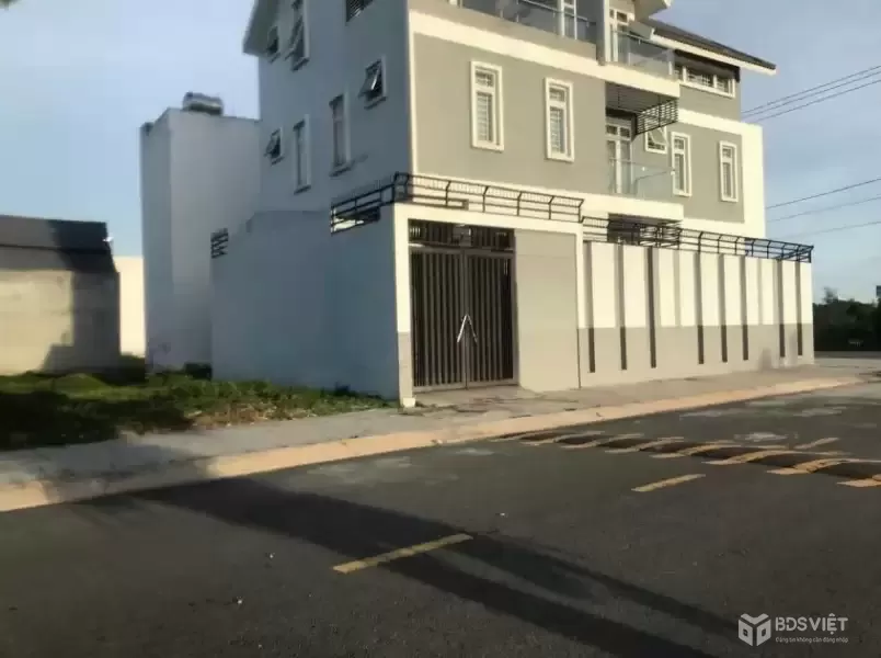 Bán nền thổ cư trong KDC Cát Tường Phú Sinh , xã Mỹ Hạnh Bắc dt 100m2 giá 1,63 tỷ