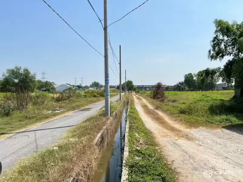 Bán đất thổ cư có tường rào bao quanh ở xã Đức Hòa Đông dt 360m2 giá 3 tỷ