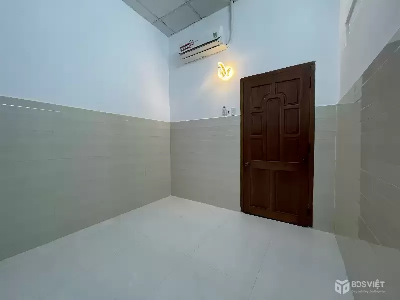 Bán nhà 2 tầng ô tô Vĩnh Hải Nha Trang, gần biển, DT 133m²