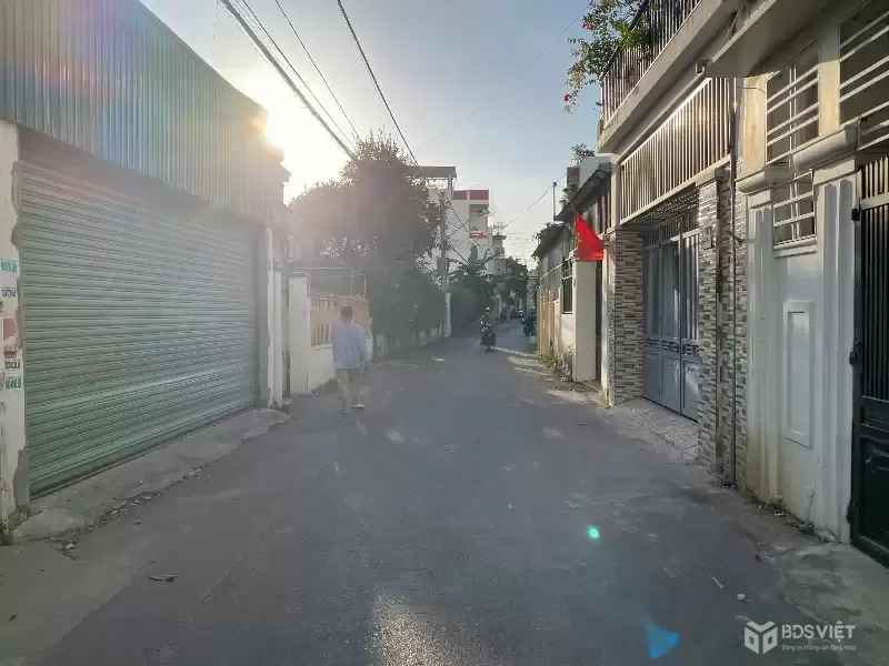 Bán nhà 2 tầng mặt tiền Nguyễn Khánh Toàn, cách biển 300m, giá 6,9 tỷ