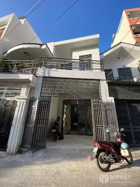 Bán nhà 2 tầng mặt tiền Nguyễn Khánh Toàn, cách biển 300m, giá 6,9 tỷ