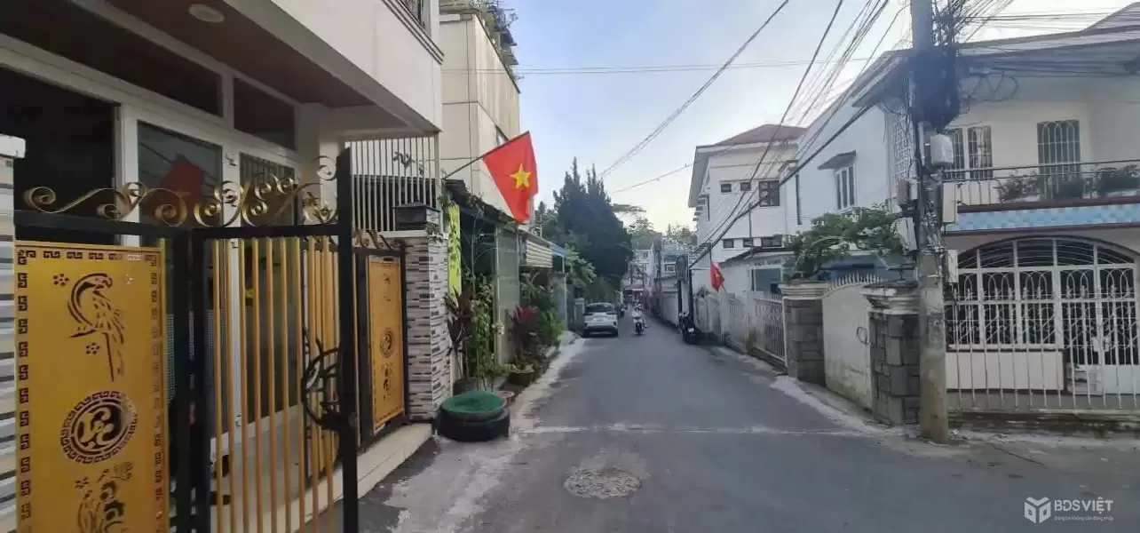 Bán lô đất 119m2 sổ riêng xây dựng mặt tiền hẻm Phan Đình Phùng phường 2 Đà Lạt giá 9.9 tỷ