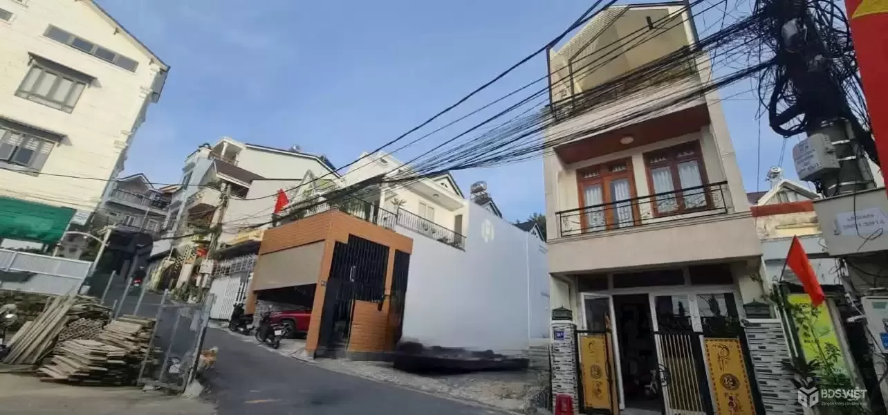 Bán lô đất 119m2 sổ riêng xây dựng mặt tiền hẻm Phan Đình Phùng phường 2 Đà Lạt giá 9.9 tỷ